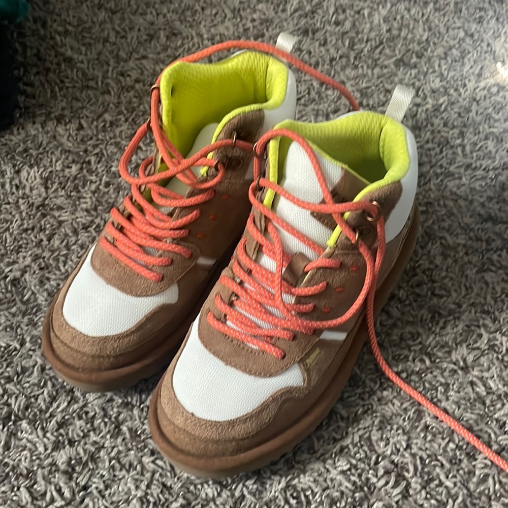 Brand new Ugg hikers